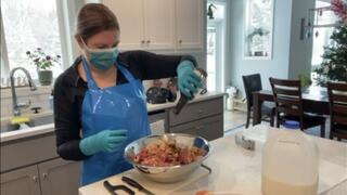 GLOVELY HOUSEWIFE COOKS WHILE MASKED