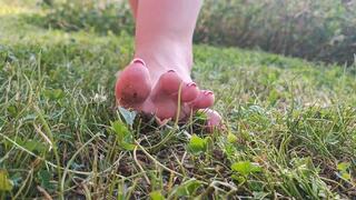 The Giant Hunt (footcrush, vore)