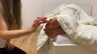 PLAYING WITH HER TOES AND FEET UNDER BLANKETS - MOV HD