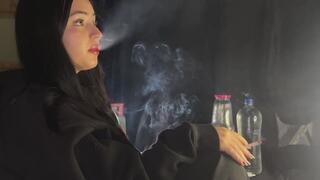 SMOKING SANDY CHATTING