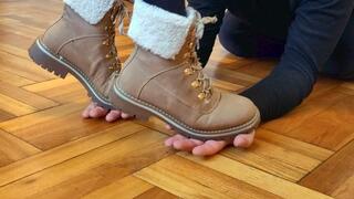 Winter Boots Hand Trampling (4K)