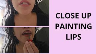 CLOSE UP PAINTING LIPS