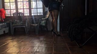 Balbina shiny pantyhose big leg Goddess in Black Stilettos