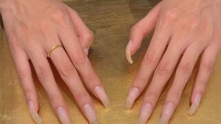 #171 - Natural nails tapping and scratching table