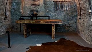 My sadistic leather boots will do wild things to the loser !