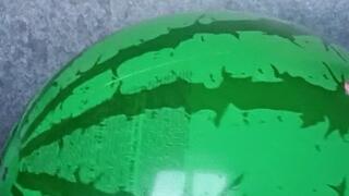 nacked girl sittopop big intex beachball