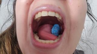 Crunchy, Gooey, Sweet Delights – Close-Up Chewing, Munching, and Mouthwatering ASMR Bliss