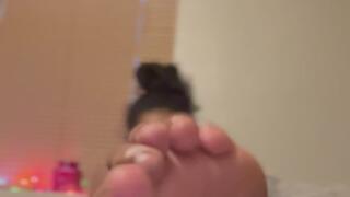 JUST WOKE UP FEETJOI