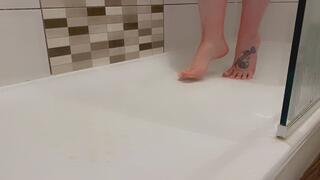 Tiptoe in the shower
