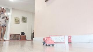 Crushing car toy and discipline