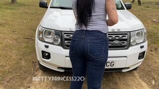 farts in lange rover car