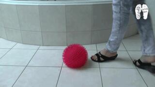 Massage Ball under naked Feet