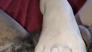 Footjob and Toe Fuck Quickie