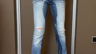 I peed my jeans in front of a closed toilet door for 20 mins