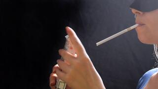 Relaxing smoking Eve 120s srb side