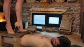 I love it when you blow when I crush your head -Emma- (Close up)