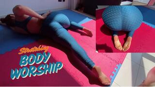 Watching the goddess stretching (720)