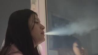 SMOKING HILARY SEXY FRENCH BREATHS
