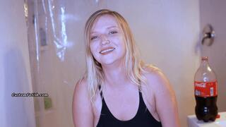 Monroe Burps 02 4K (3840x2160)