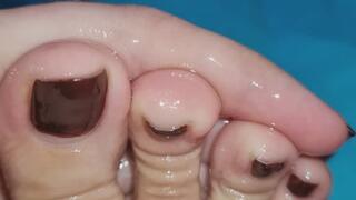 Toes, oil and my moans