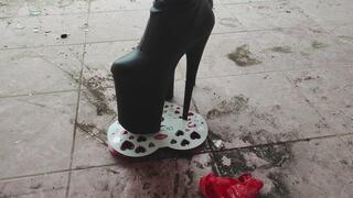 Valentine presient under 9 inch heels