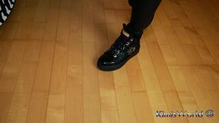 Black boots an black stockings