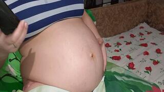 How my pregnant belly moves MP4