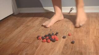Fifi smooshing blueberries and raspberries in nude pantyhose replay