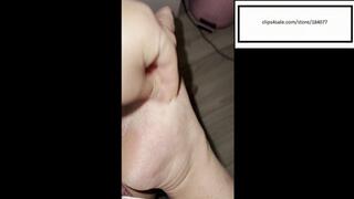 Simplytiffany takes break to itch foot