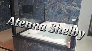 BBW SAILOR ATENNA IN STINKY FARTS IN THE BATHTUB PARTE 1