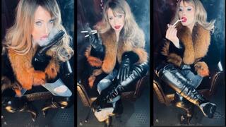 JOI Chain Smoking Double eve 120 in fur Boots gloves and Jeans
