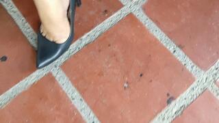 Specked arches in needle cutting heels that are often (2)