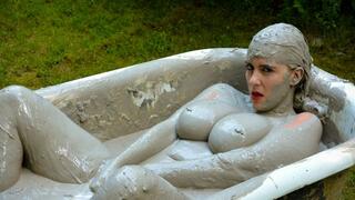 Rockell, Sexy in the Mud Tub