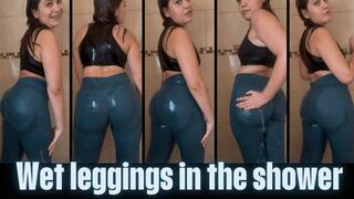 Bouncing whit clothes in the shower