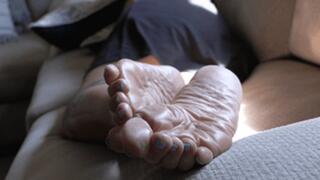 My Prepotent Feet Control You, 1st