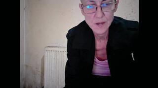 SEXY SHOW SHAVED HEAD BLACK AND PINK