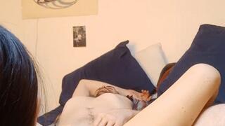 they making a cum by press pussy clit