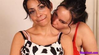 Seductive Neckplay - Body Kissing - HD MP4