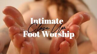 INTIMATE CLOSE UP FOOT WORSHIP