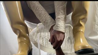 A Bootjob Dream comes true - Shoejob in yellow Marc Jacob Rainboots - Tramplegirl in black nylons and wellies uses all her talents to drain a huge load on her nyloned feet - Spitting, Shoejob, Bootjob, Giantess, POV and Upskirt Views