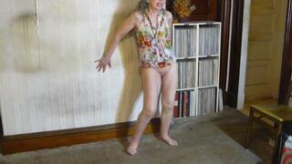 Erotic freestyle dance on Under The Moon Of Love song