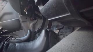 PEDAL PUMPING-My wife tries to drive in these boots, will she be able to?