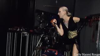 Defenceless latex slave: Breath control