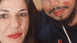 Lipstick and kissing on the mouth in front of Snapchat (Amelie & Bob45) HD