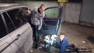 Lia will test your fingers for strength