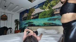 Facessiting Kiara Nissei in slave Miguel part 2