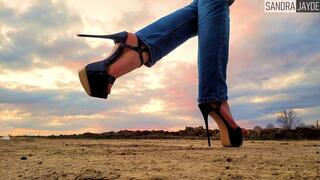 Sandra Jayde 01-03-25 Walking in a pair of platform stilettos