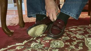 Life with Athlete's Foot - itchy feet, scratching parody as on TV type ads