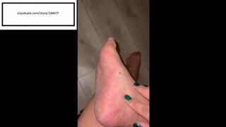 Simplytiffany woke up by itchy foot