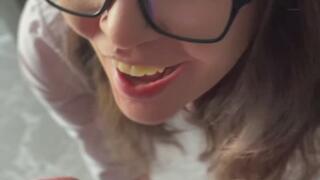 Hot secretary stays got a special task from her boss